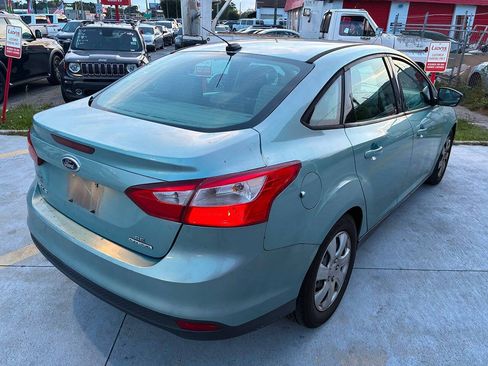 Used 2012 Ford Focus SE FWD image 6