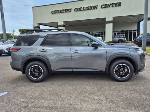 New 2026 Nissan Pathfinder Rock Creek AWD/4WD image 8