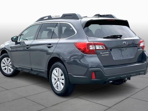 Used 2019 Subaru Outback 2.5i Premium image 12