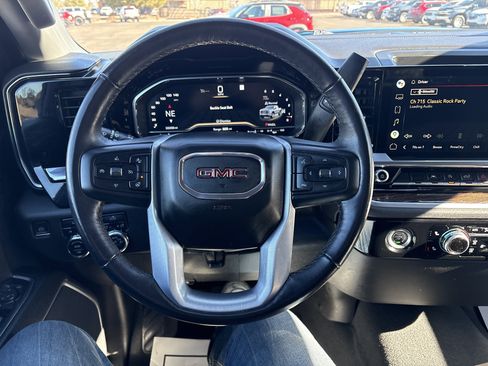 Used 2022 GMC Sierra 1500 Elevation image 25