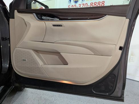 Used 2015 Cadillac XTS Luxury image 21