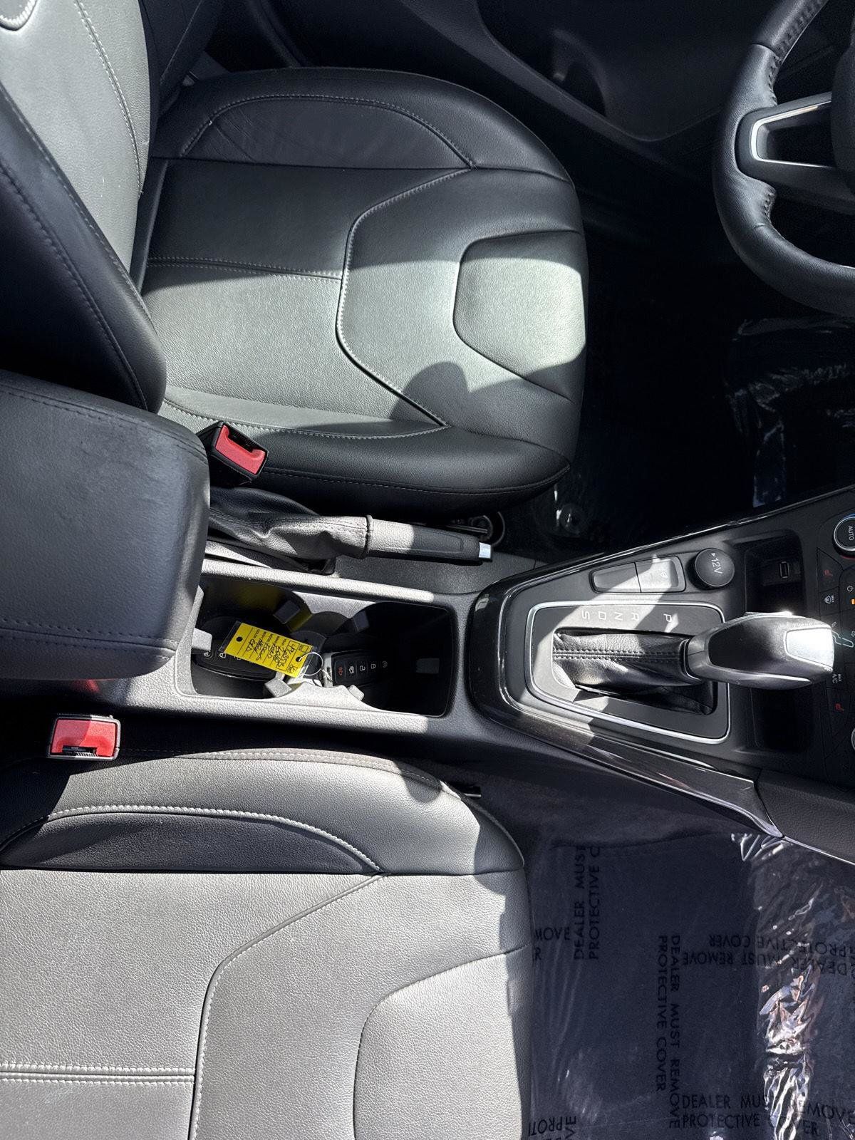 Used 2018 Ford Focus Titanium w/ Titanium Technology Package FWD image 24