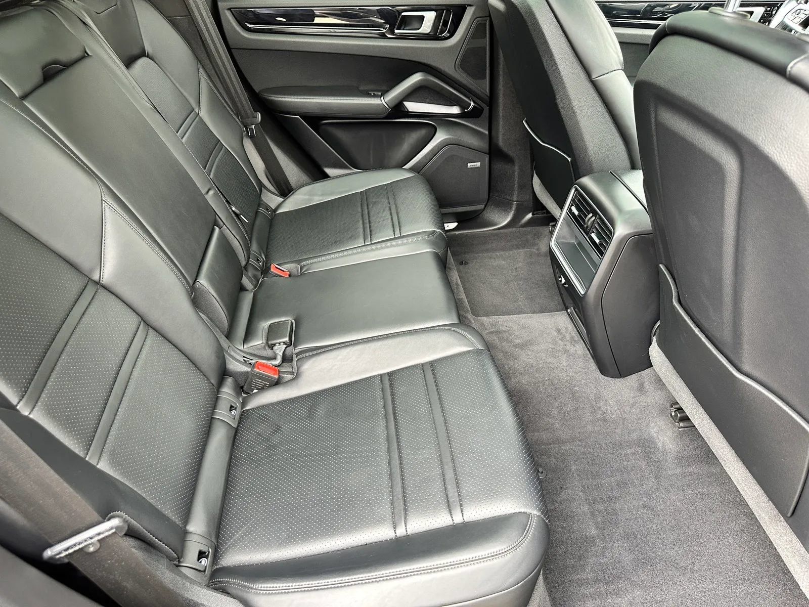 Used 2019 Porsche Cayenne AWD/4WD image 19