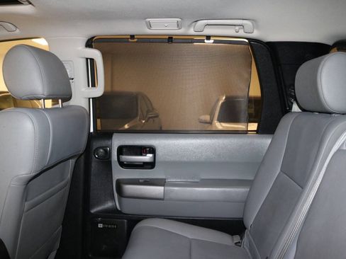 Used 2017 Toyota Sequoia Limited w/ Safety & Convenience Package AWD/4WD image 88