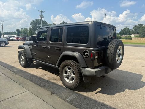 Used 2021 Jeep Wrangler Unlimited Sport AWD/4WD image 5