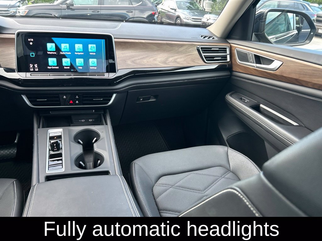Certified 2024 Volkswagen Atlas SE FWD image 11