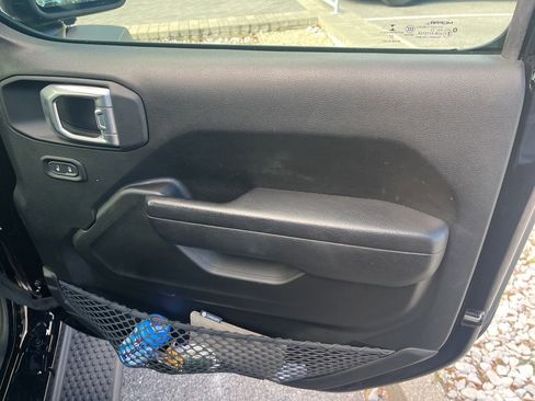 Used 2023 Jeep Wrangler Sport image 6