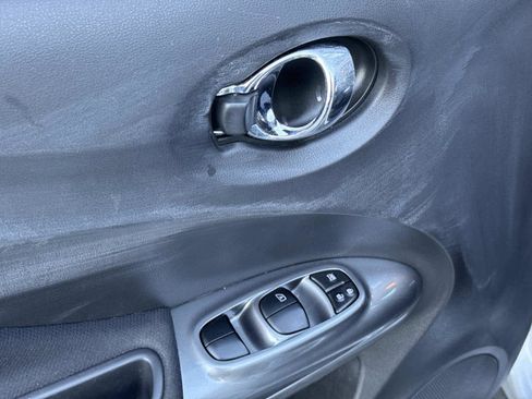 Used 2016 Nissan Juke S image 19