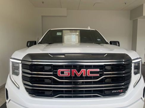 Used 2022 GMC Sierra 1500 AT4 w/ AT4 Premium Package image 4