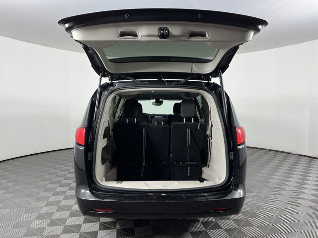 Used 2023 Chrysler Voyager LX FWD image 43