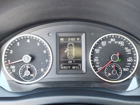 Used 2016 Volkswagen Tiguan SE image 24