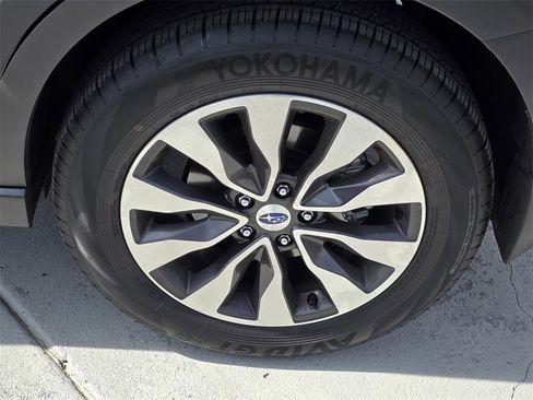 Certified 2025 Subaru Outback Limited image 38