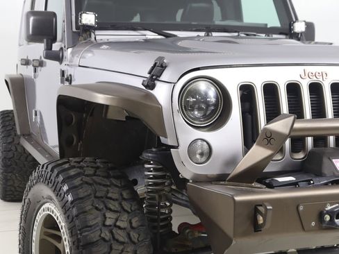 Used 2016 Jeep Wrangler Unlimited Sahara AWD/4WD image 17