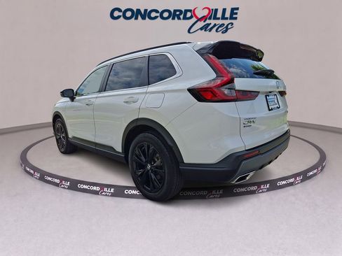 Used 2024 Honda CR-V Sport Touring image 4