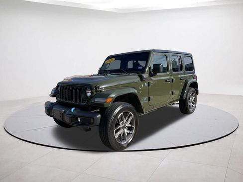 Used 2024 Jeep Wrangler Sport S image 3