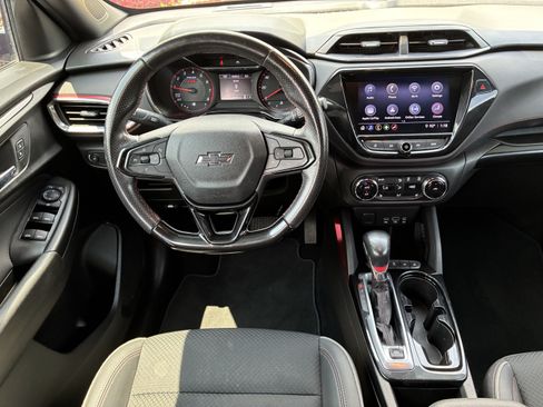 Used 2021 Chevrolet TrailBlazer RS w/ Convenience Package FWD image 19