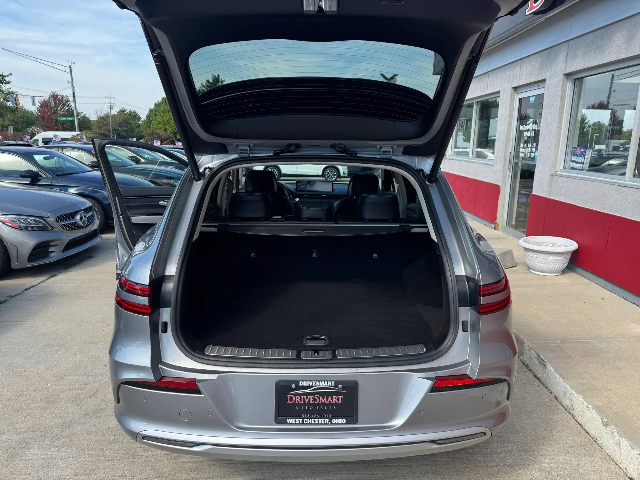 Used 2023 Genesis Electrified GV70 AWD/4WD image 15