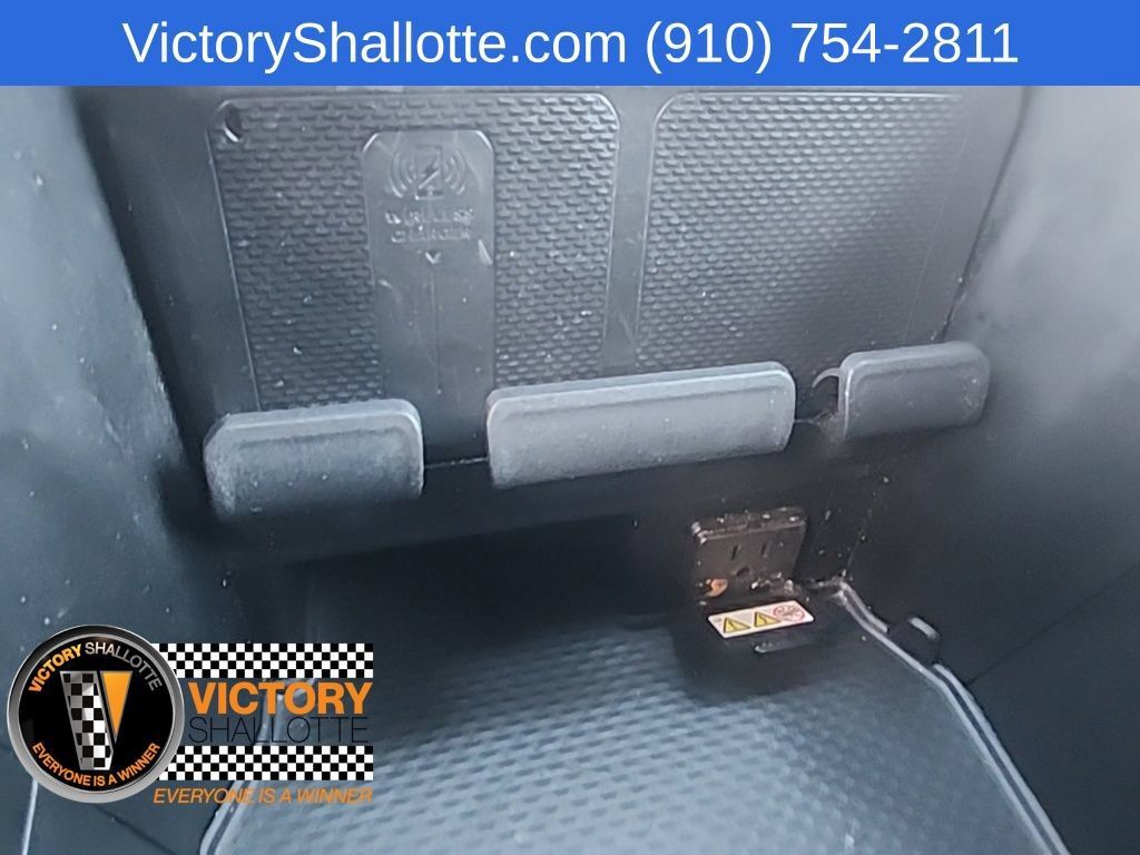 Used 2025 RAM 1500 Big Horn AWD/4WD image 10