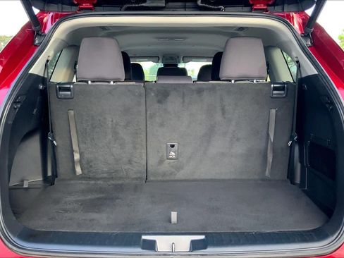 Used 2022 Toyota Highlander LE FWD image 34