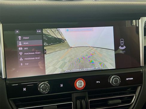 New 2026 Porsche Macan image 17