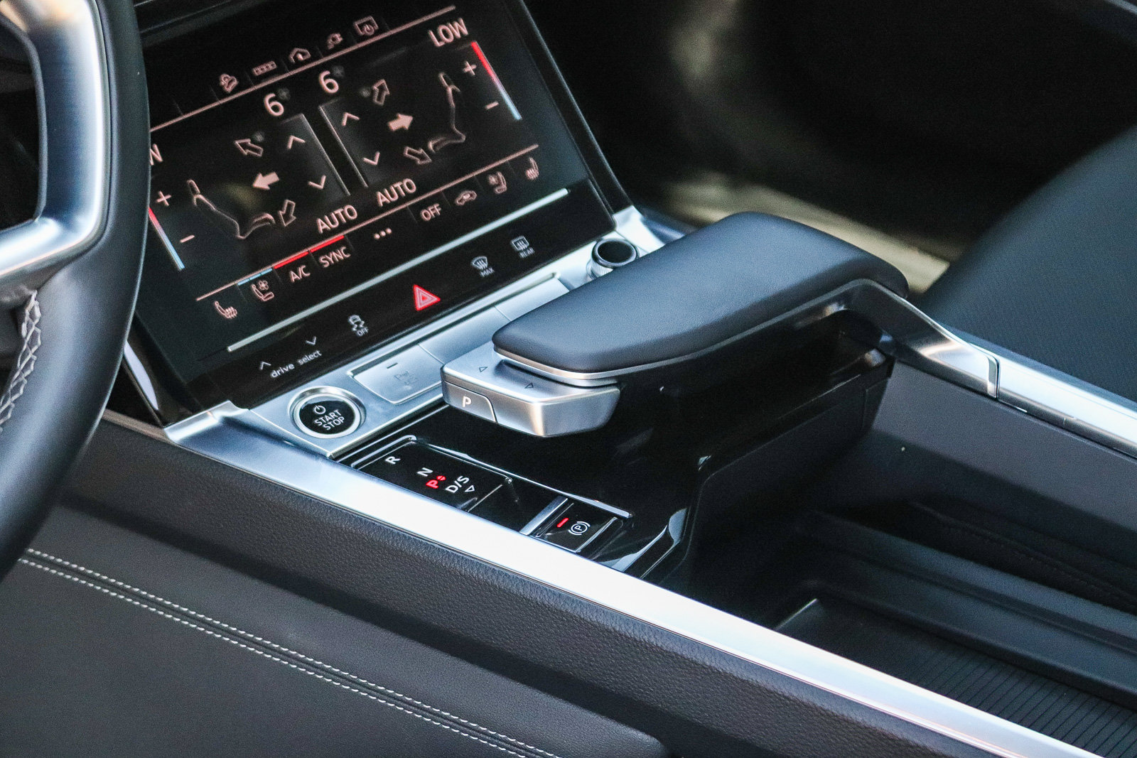 Certified 2024 Audi Q8 e-tron Premium Plus w/ Premium Plus Package AWD/4WD image 22