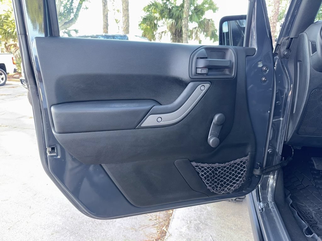 Used 2018 Jeep Wrangler Sport AWD/4WD image 38