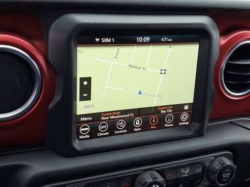 Used 2023 Jeep Gladiator Rubicon w/ Cold Weather Group image 13