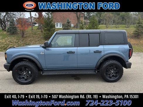 New 2025 Ford Bronco Outer Banks w/ Black Appearance Package image 1