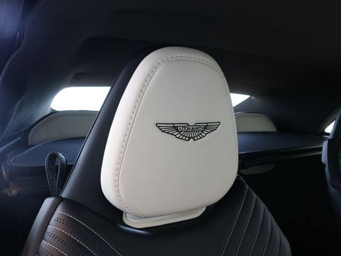 Used 2019 Aston Martin DB11 Volante RWD image 36