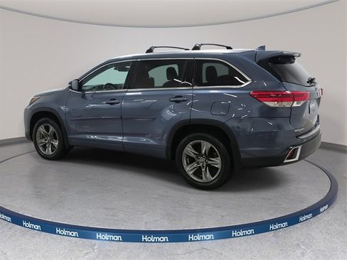 Used 2017 Toyota Highlander Limited Platinum image 8