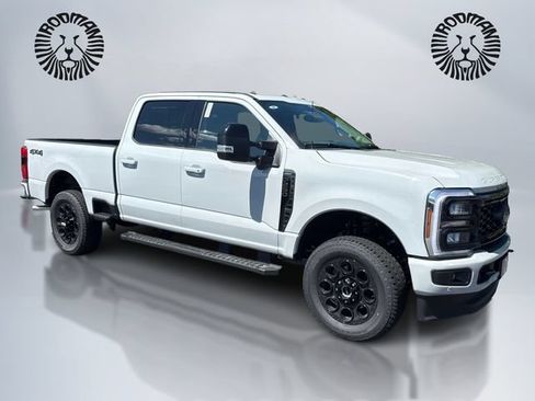 New 2026 Ford F250 Lariat w/ Black Appearance Package AWD/4WD image 3