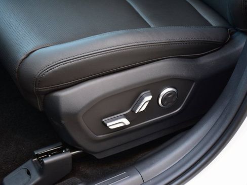 New 2025 Hyundai Santa Fe Limited FWD image 19