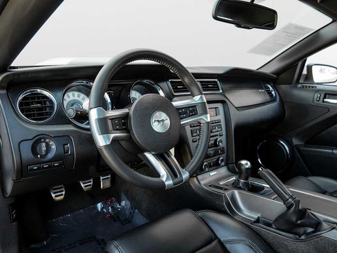 Used 2012 Ford Mustang GT Premium image 3