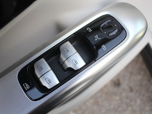 New 2026 Mercedes-Benz EQE 320 4MATIC SUV image 15