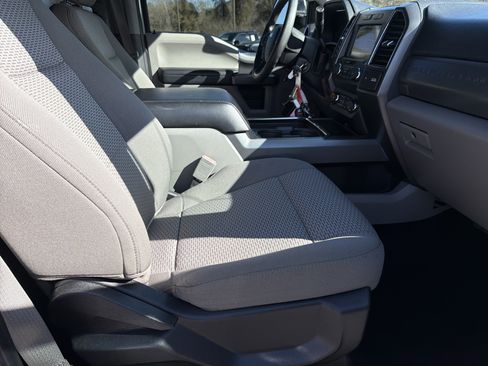 Used 2019 Ford F250 XLT w/ XLT Premium Package image 23