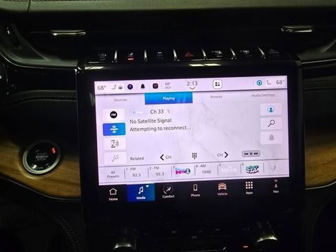 New 2025 Jeep Grand Cherokee Summit image 11