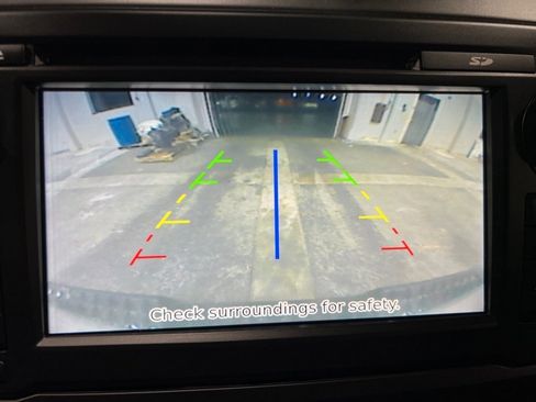 Used 2018 Nissan Titan SV image 30