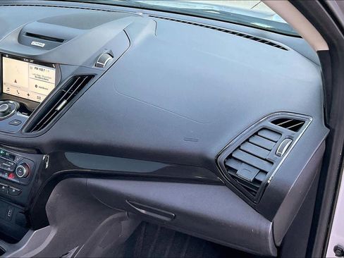 Used 2017 Ford Escape Titanium image 19