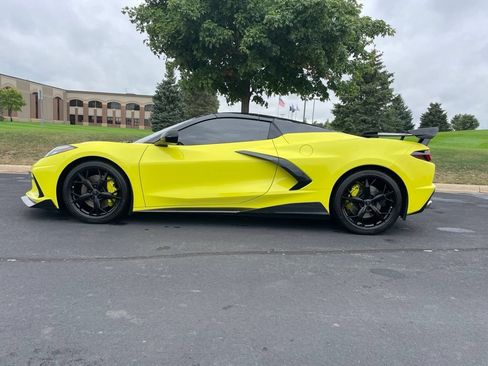 Used 2022 Chevrolet Corvette Stingray Premium Conv w/ Z51 Performance Package RWD image 2