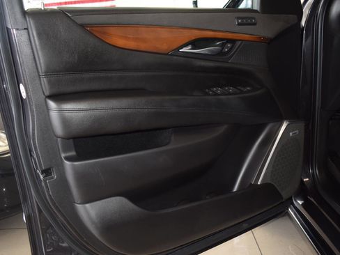Used 2018 Cadillac Escalade Premium Luxury image 24