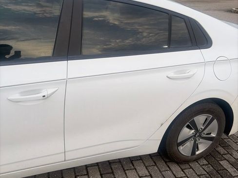 Used 2022 Hyundai Ioniq Blue FWD image 6