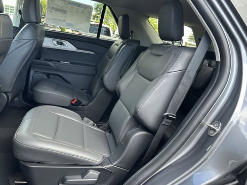 New 2025 Ford Explorer Active w/ Active Comfort Package image 31
