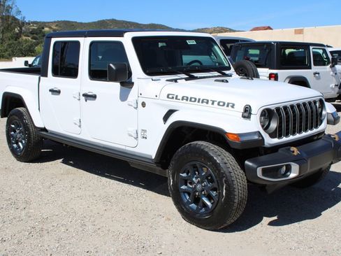 New 2026 Jeep Gladiator Mojave AWD/4WD image 3