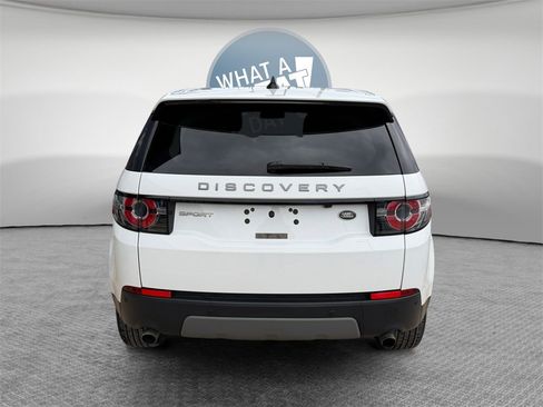 Used 2018 Land Rover Discovery Sport SE image 5