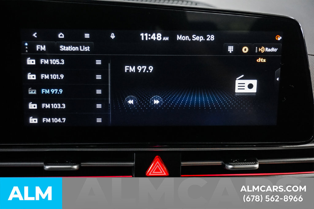 Used 2025 Hyundai Elantra SEL FWD image 33