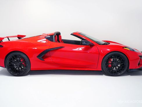 Used 2024 Chevrolet Corvette Stingray Coupe w/ 1LT image 4