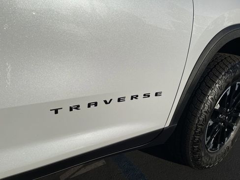 New 2026 Chevrolet Traverse Z71 w/ Enhanced Driving Package image 5