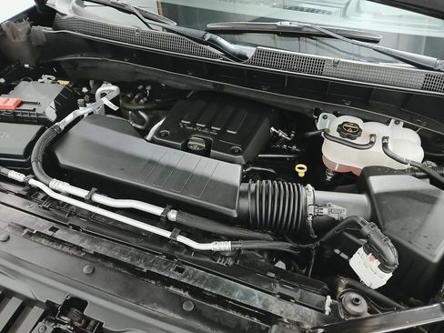 Used 2025 Chevrolet Silverado 1500 LT AWD/4WD image 30