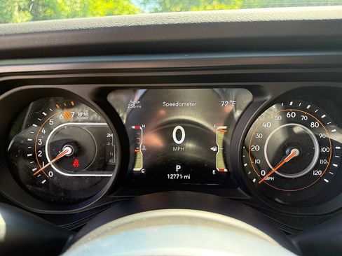 Used 2026 Jeep Wrangler Unlimited Sahara w/ Safety Group AWD/4WD image 19