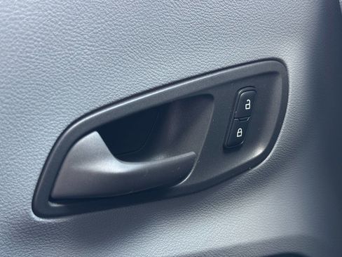 Used 2018 Ford Transit 250 130 Medium Roof image 26